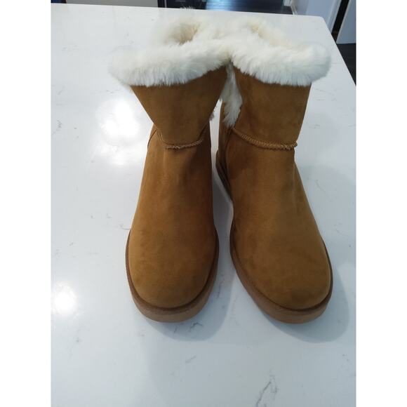 NWT! Juicy Couture Boots. Color-Cognac. Style Firecracker white fluff lined. - Picture 3 of 7